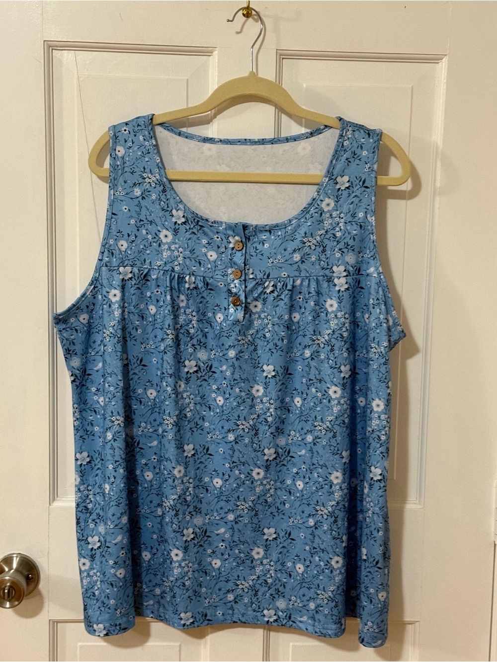 Sleeveless Blue Floral Button-Front Tank Top